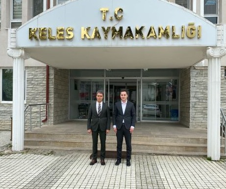 Bursa Defterdarı Sayın Mehmet TURAL Kaymakamımız Sayın Ahmet Faruk BEYAZIT’ı makamında ziyaret etti.