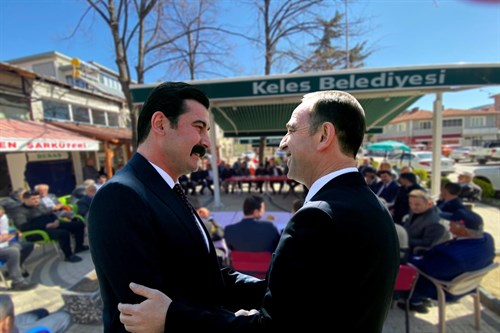 Kaymakamımız Ertuğrul ARSLAN, Belediye Başkanı Ali DOĞRU ile ilçemizdeki vatandaşlar ile biraraya gelerek bayramlaştı.